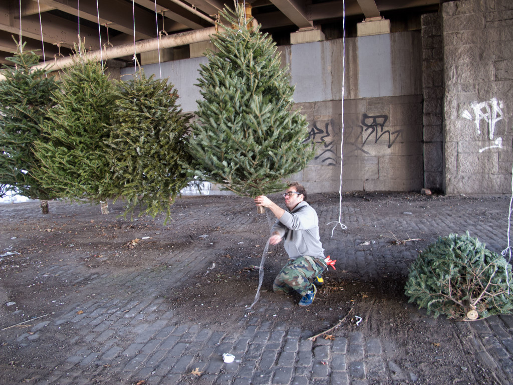 Suspended-Forest-2013-Michael-Installing-1